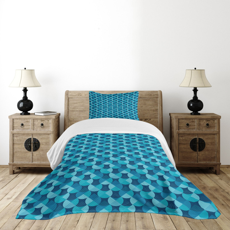 Round with Details Bedspread Set