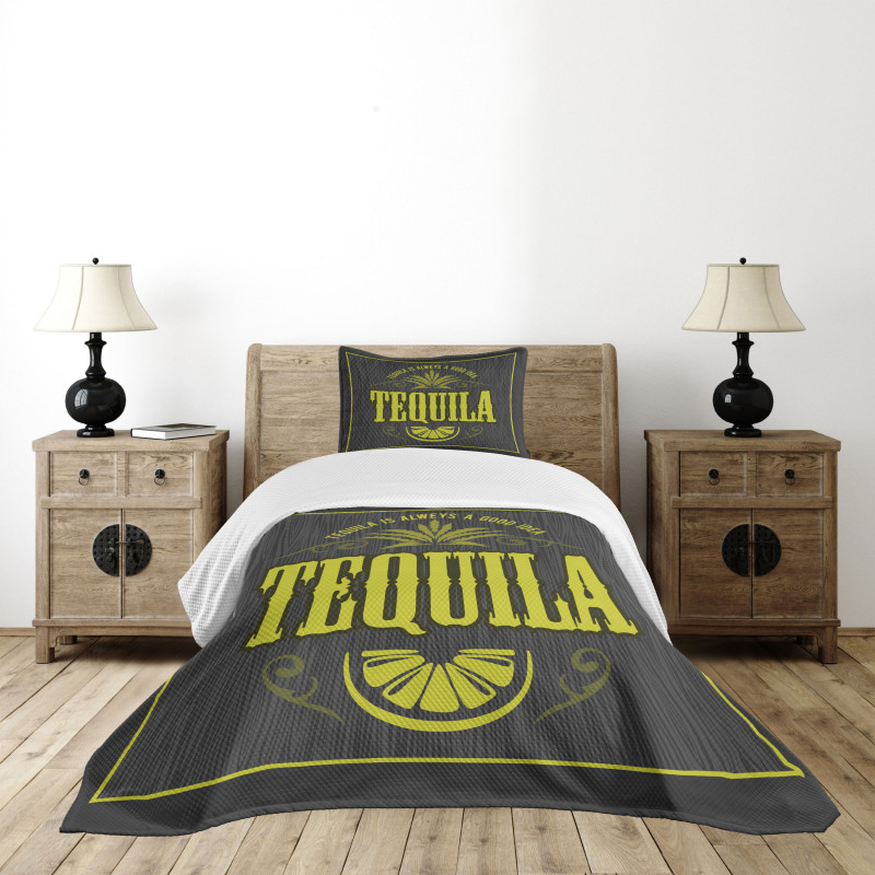 Vintage Alcohol Themed Text Bedspread Set