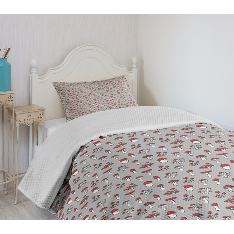 Amanita Fungus Pattern Bedspread Set