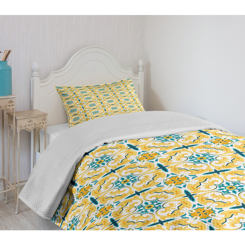 Botanical Swirling Motif Bedspread Set