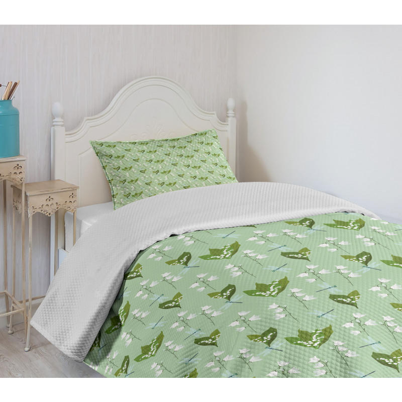 Dragonflies and Campanulas Bedspread Set