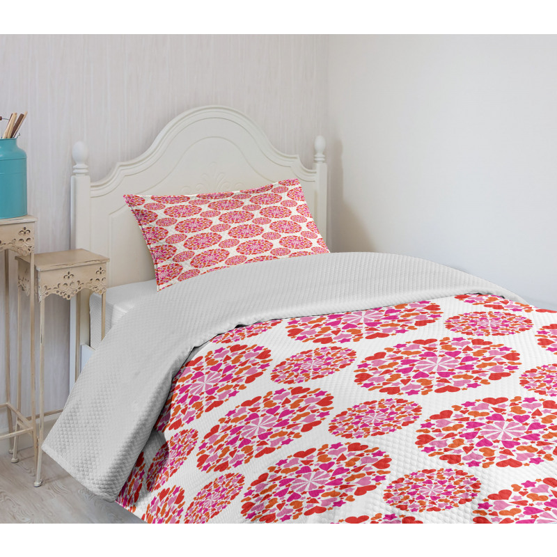 Hearts in Circles Bedspread Set