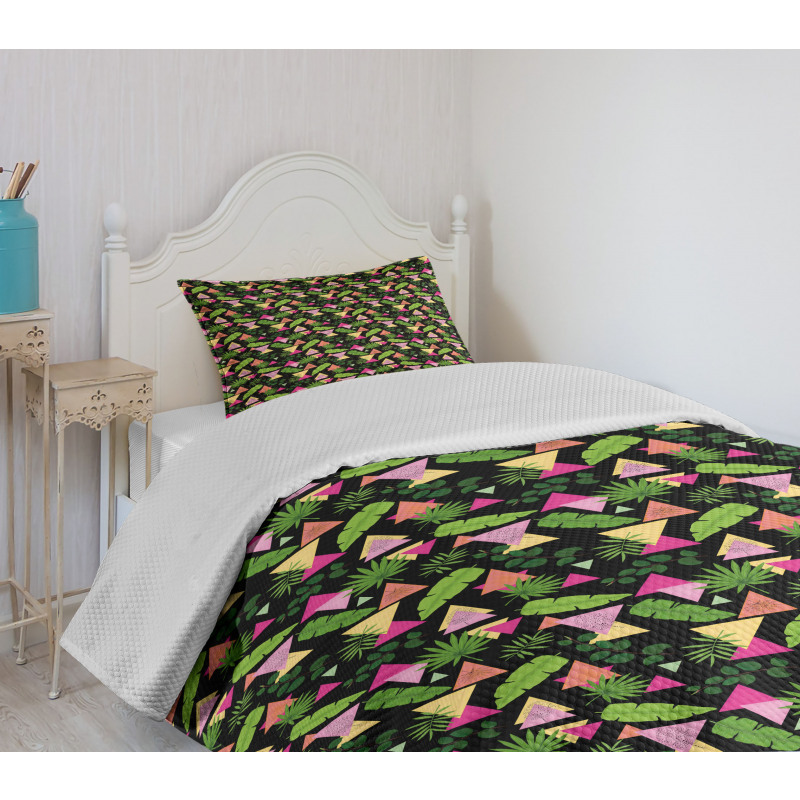 Exotic Leaves Triangles Bedspread Set
