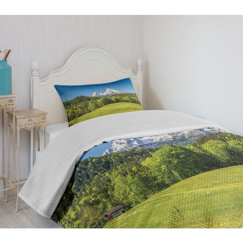 Bavarian Alps Village Bedspread Set