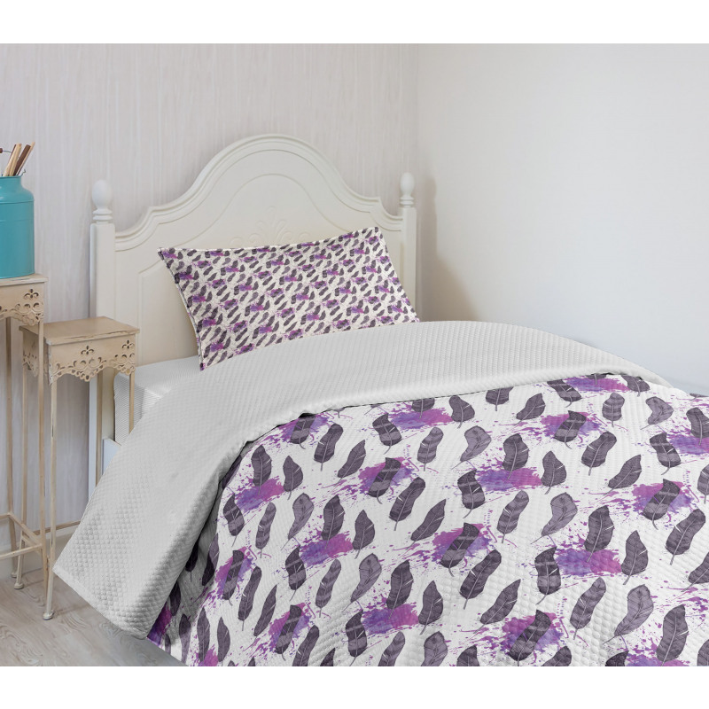 Creative Plume and Splashes Bedspread Set