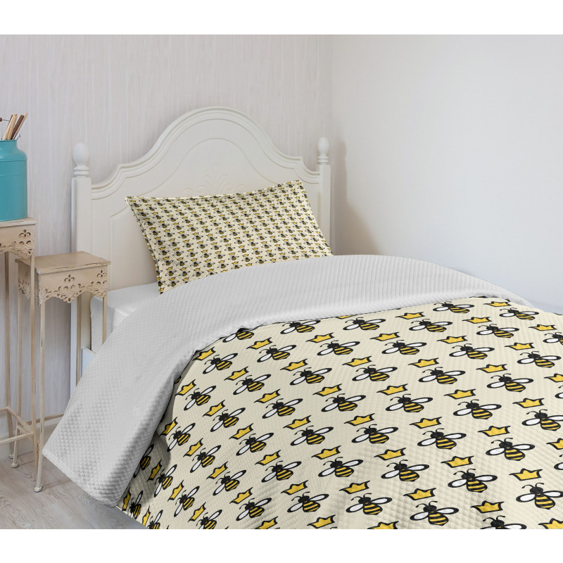 Cartoon Style Bees Crowns Bedspread Set