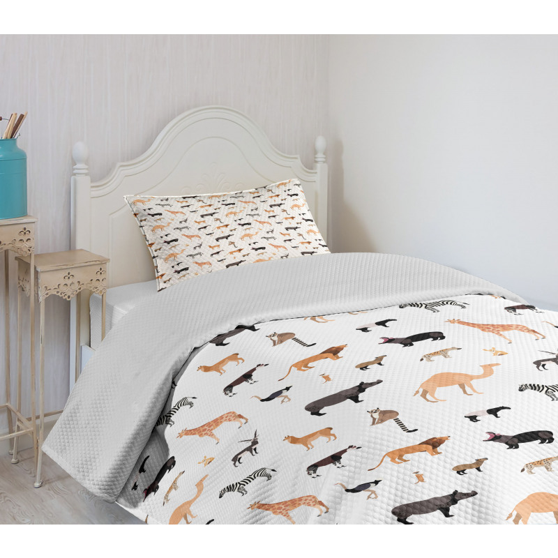 Various Exotic Wild Animals Bedspread Set