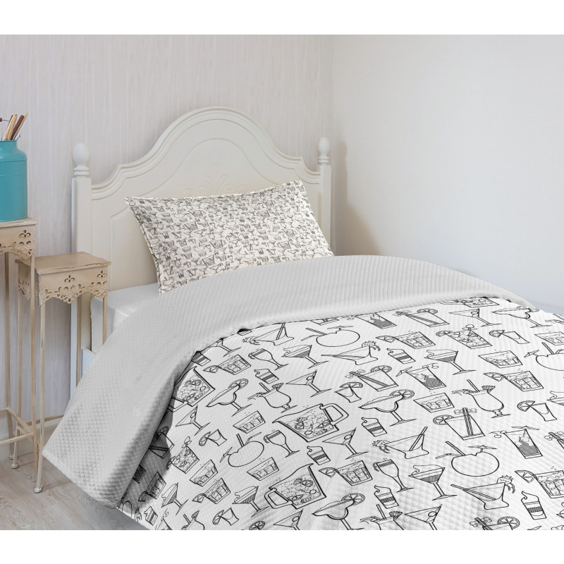 Monochrome Cocktails Bedspread Set