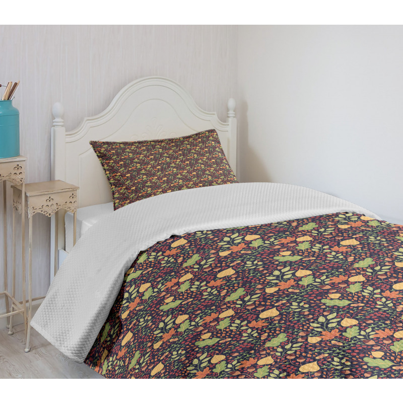 Leaves Acorns and Berries Bedspread Set