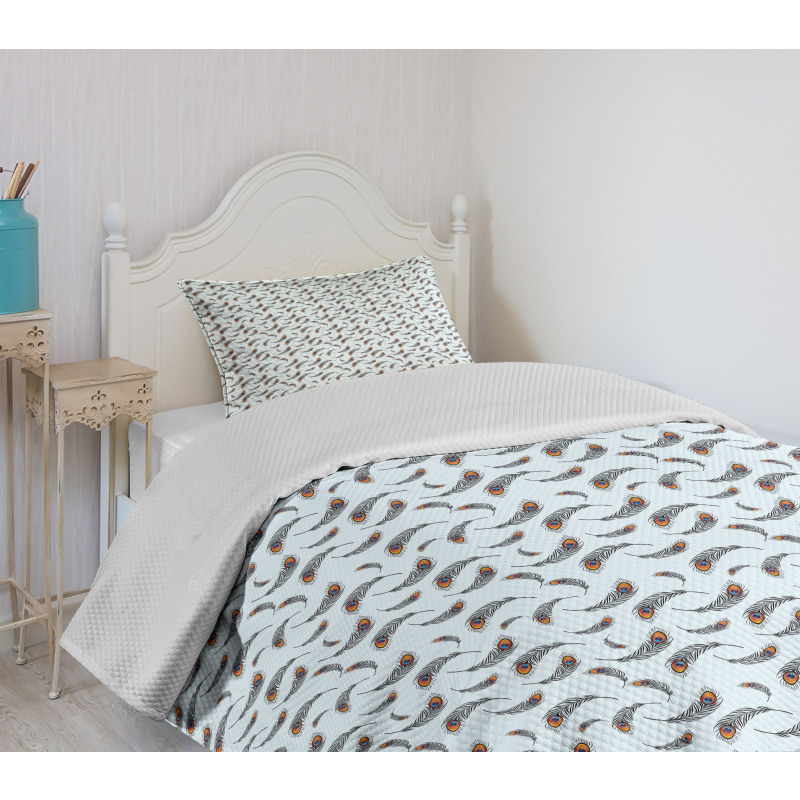 Repetitive Peacock Feathers Bedspread Set