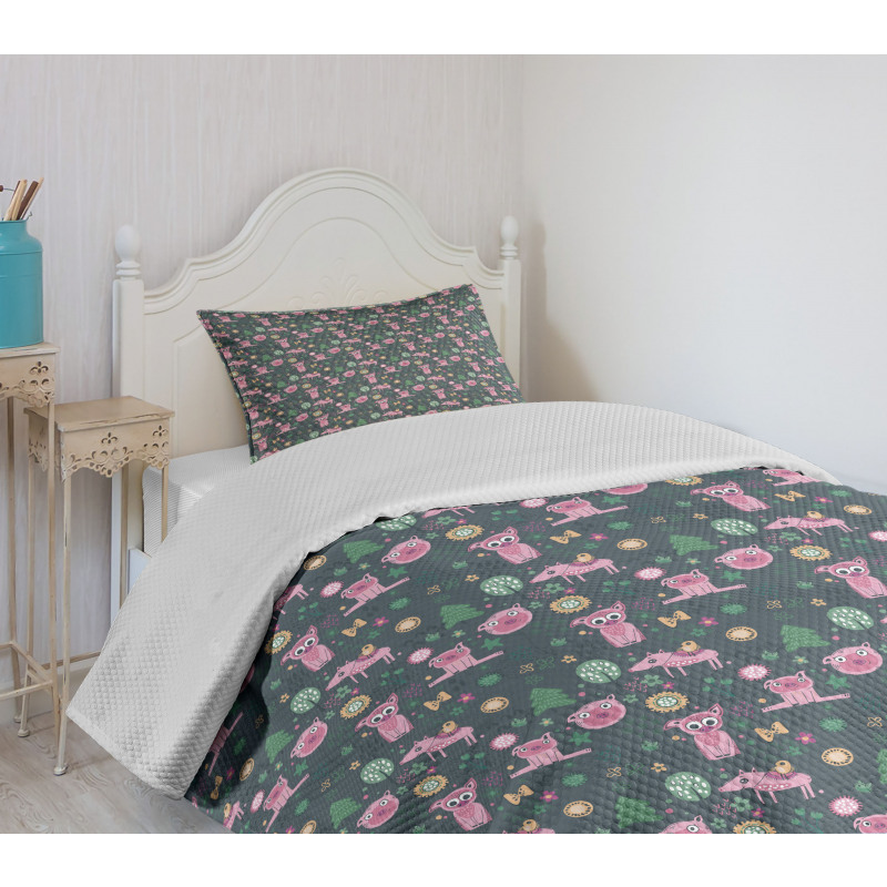 Piglets Flowers Birds Trees Bedspread Set