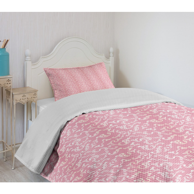 Leafy Pinkish Damask Lines Bedspread Set