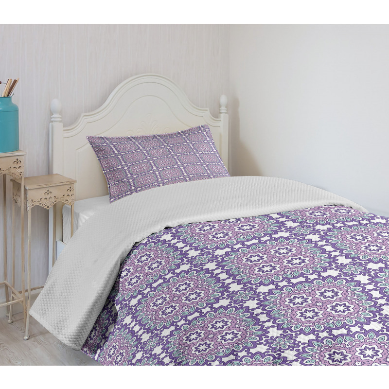 Flower Inspired Shapes Bedspread Set