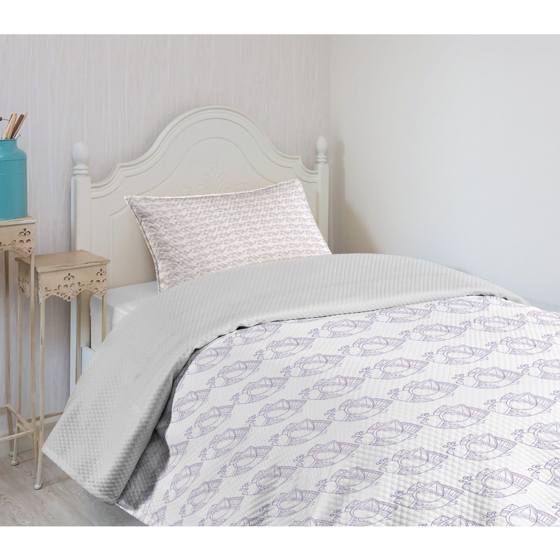 Drawings of Ornate Birdies Bedspread Set