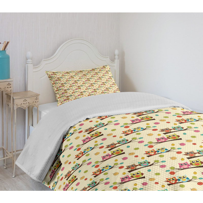 Vivid Fallen Leaves Birds Bedspread Set