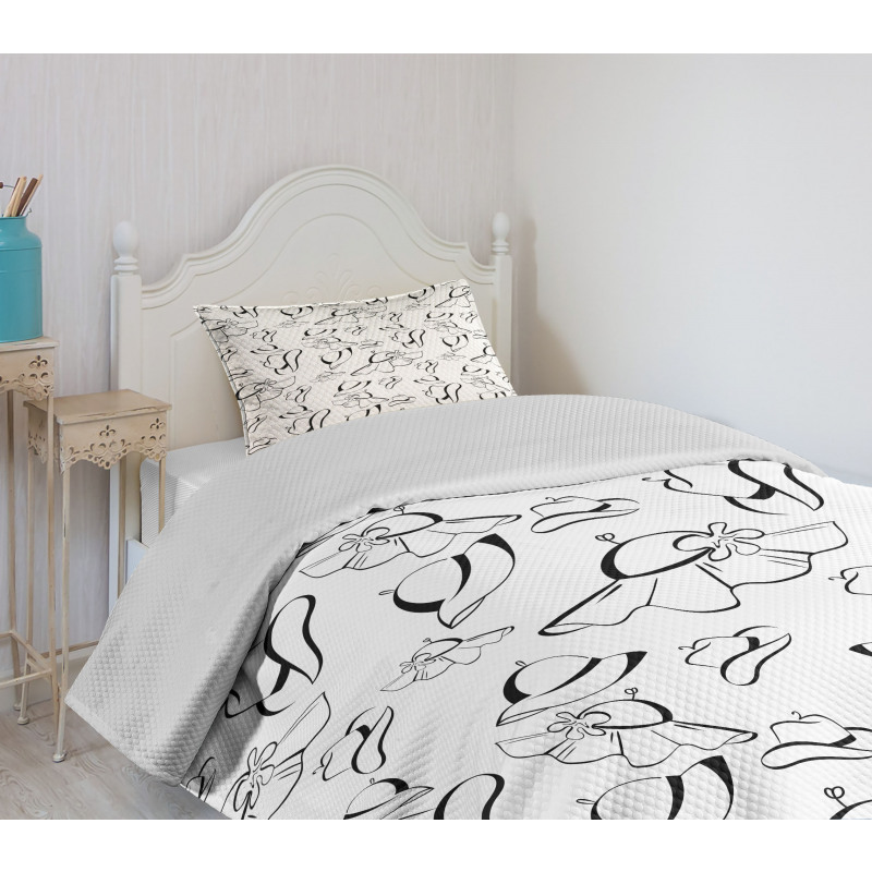 Monochrome French Hats Bedspread Set