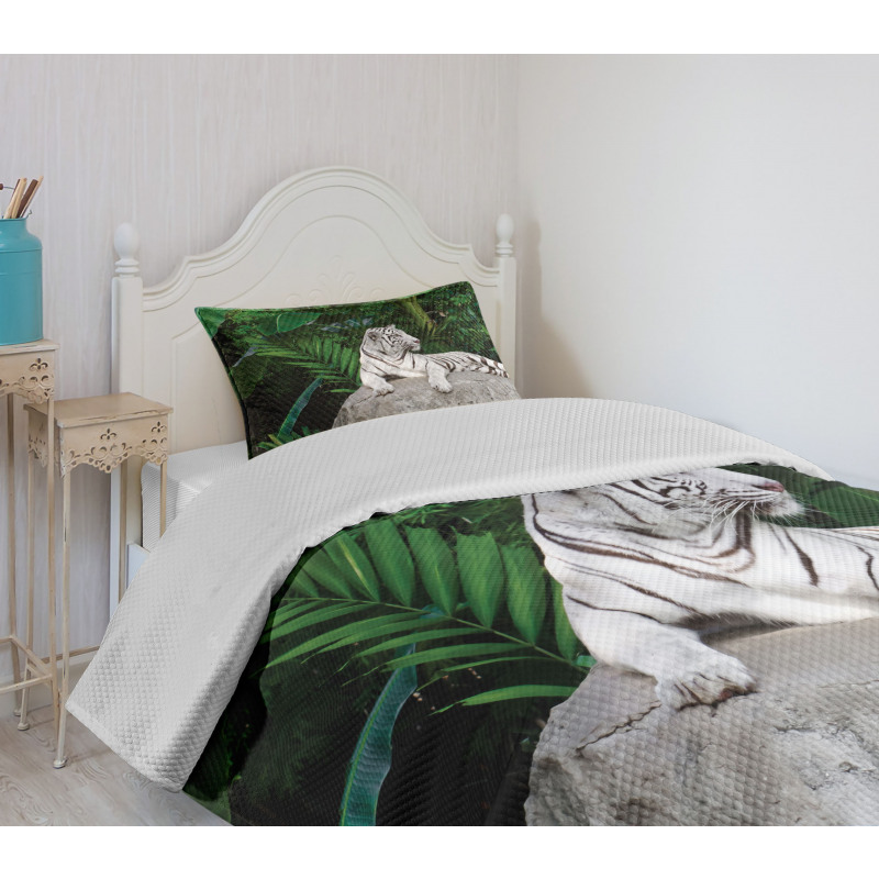 White Tiger in Jungle Bedspread Set