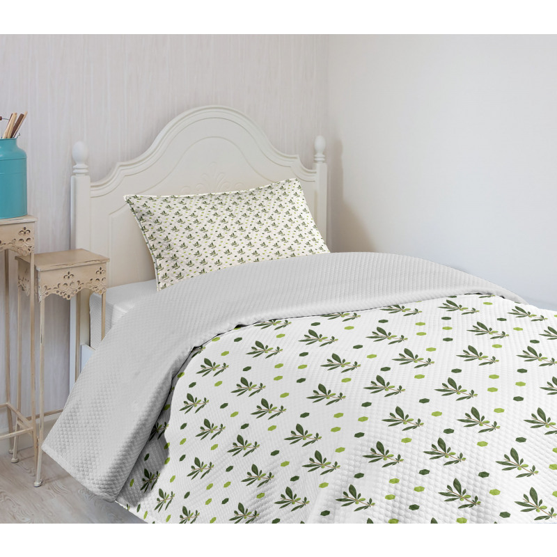 Hexagons and Leafy Branches Bedspread Set