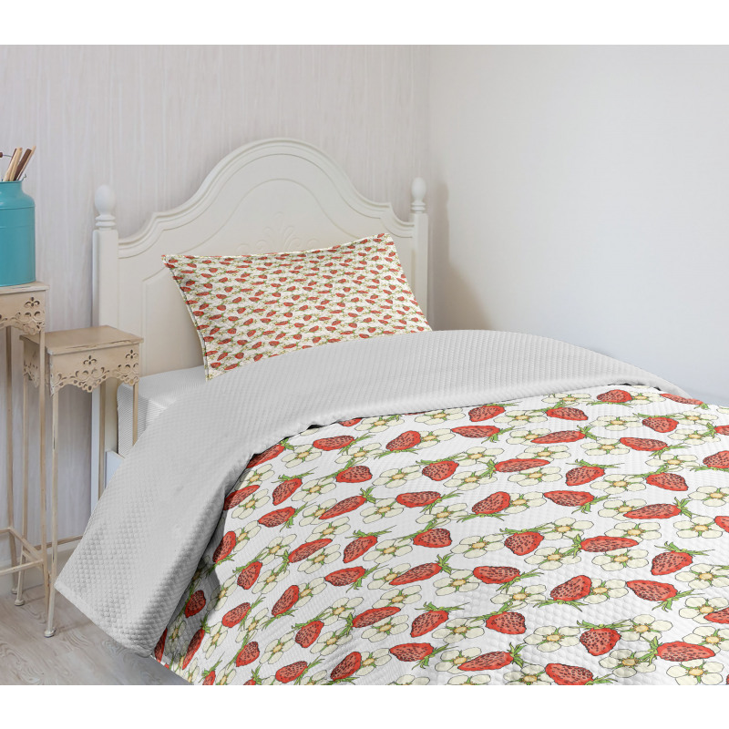 Berry Blossoms Summer Bedspread Set