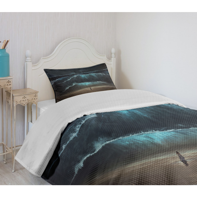 Gothic Wave Alone Woman Bedspread Set