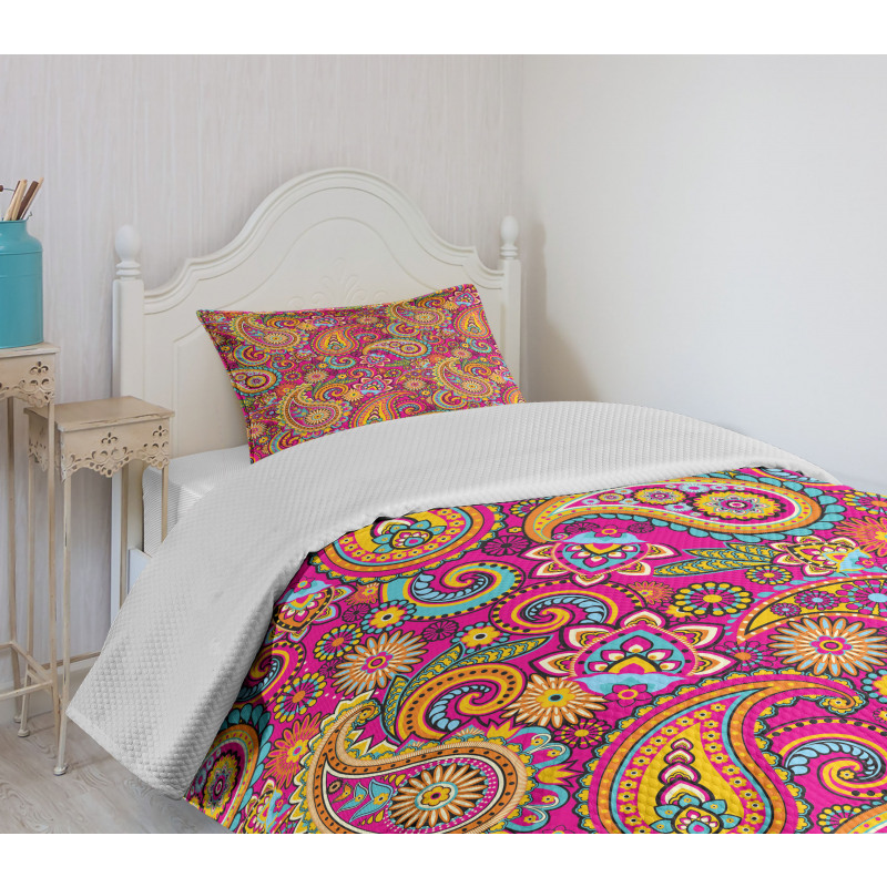 Paisley Eastern Bedspread Set