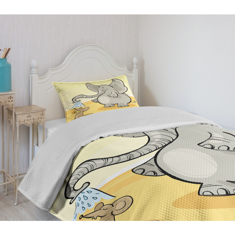 Elephant Bathing Mouse Bedspread Set