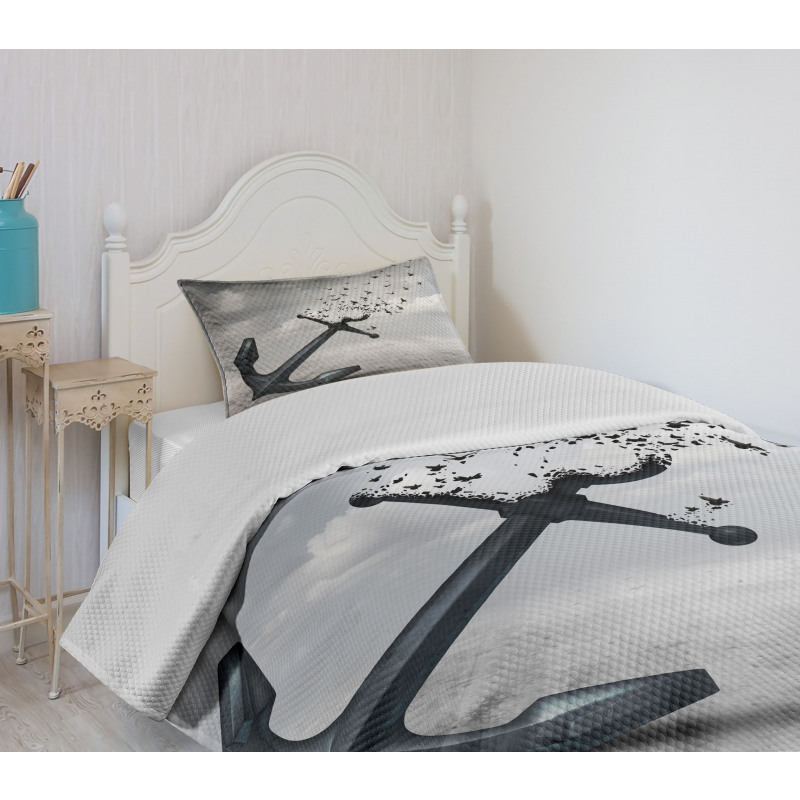 Flying Seagulls Grey Bedspread Set