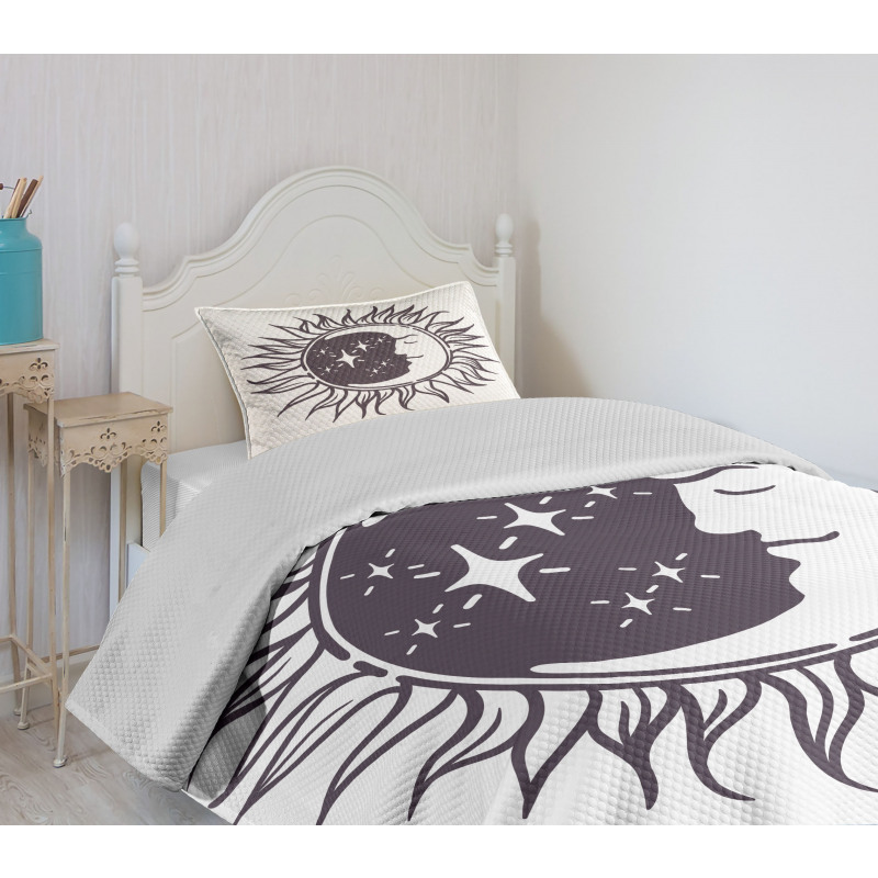 Cartoon Crescent in Sun Bedspread Set