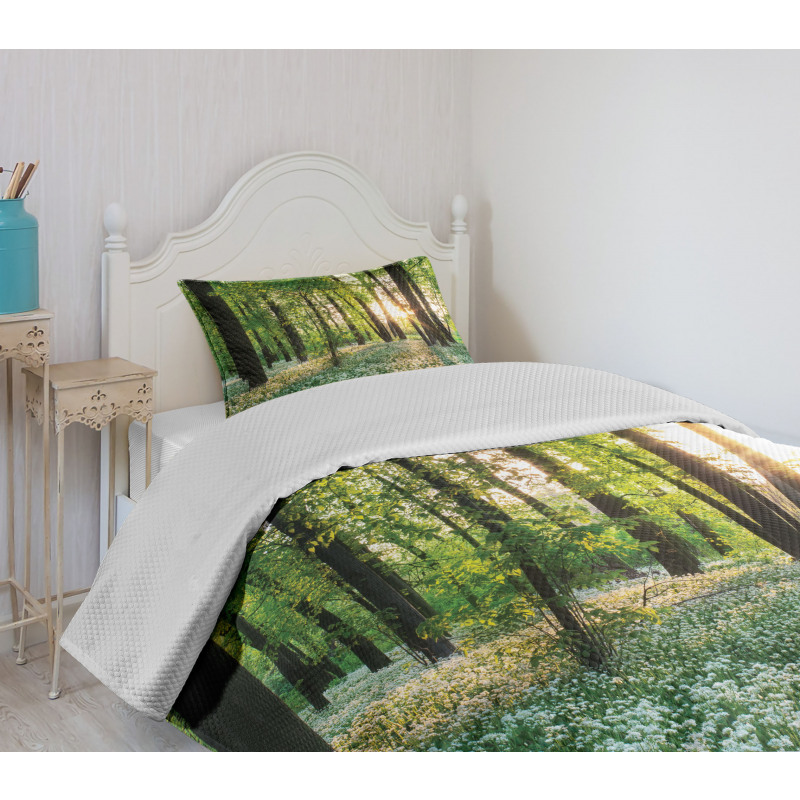 Sunny Forest Blossoms Bedspread Set