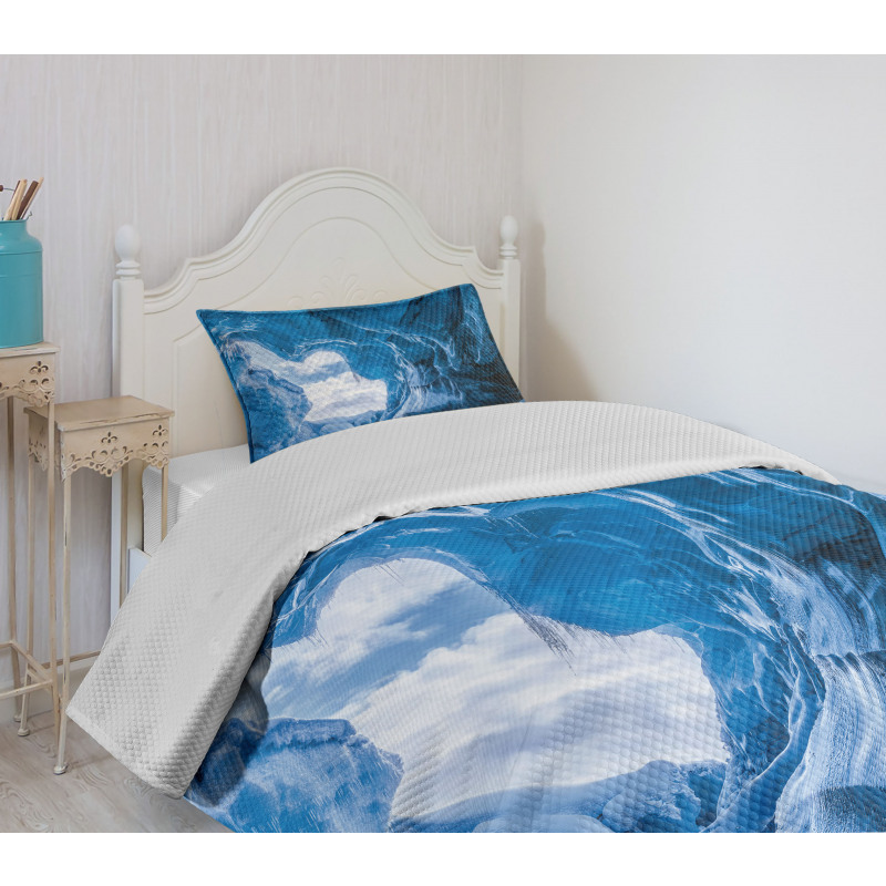 Glacier Frozen Cave Bedspread Set