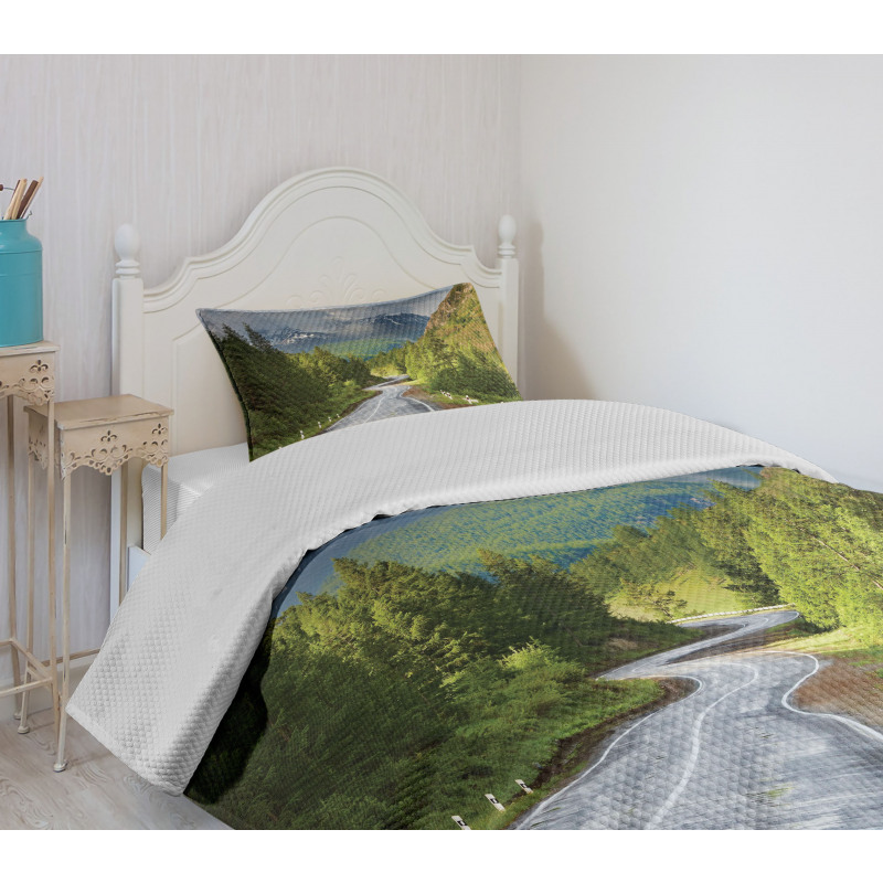 Mountain Landscape Road Bedspread Set