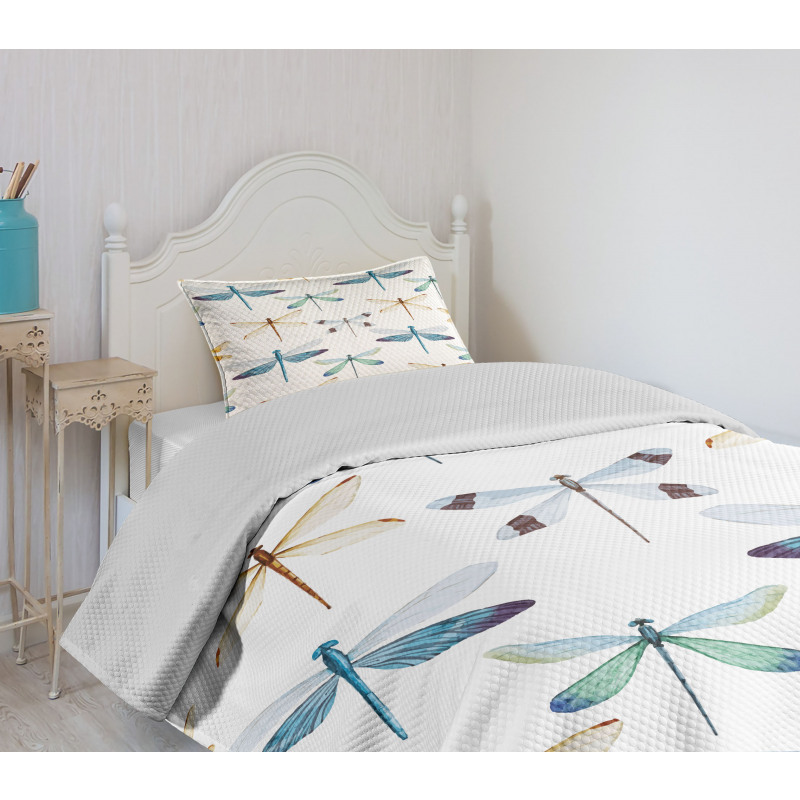 Regular Lines Insects Bedspread Set