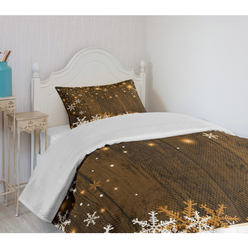 Wood and Snowflakes Bedspread Set