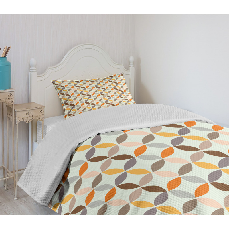 Angled Cyclic Tile Bedspread Set