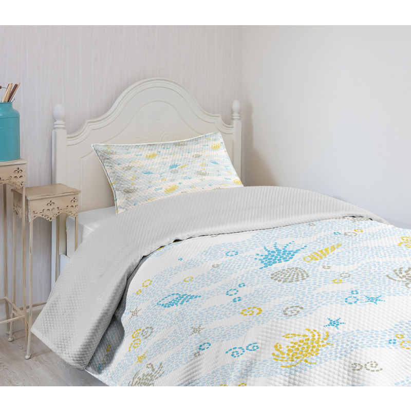 Crabs and Seashells Bedspread Set