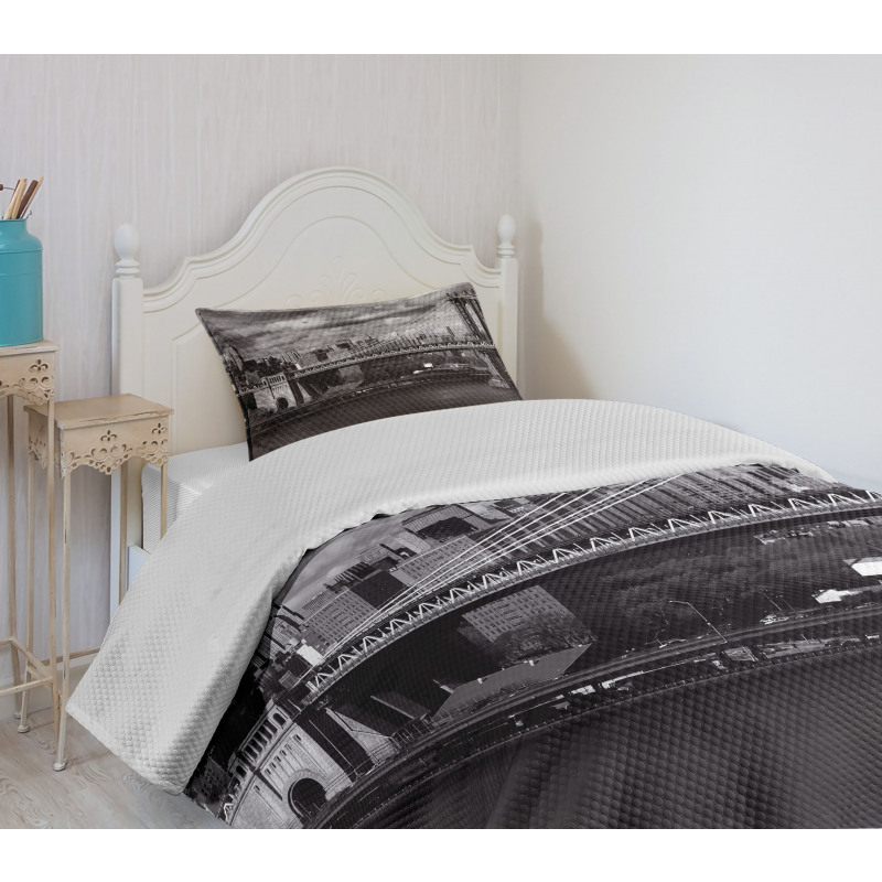 NYC in Black and White Bedspread Set