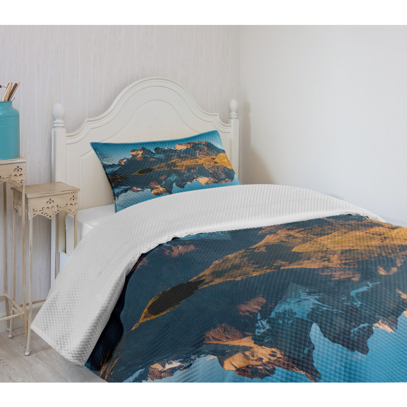 Majestic Rocky Mountain Bedspread Set