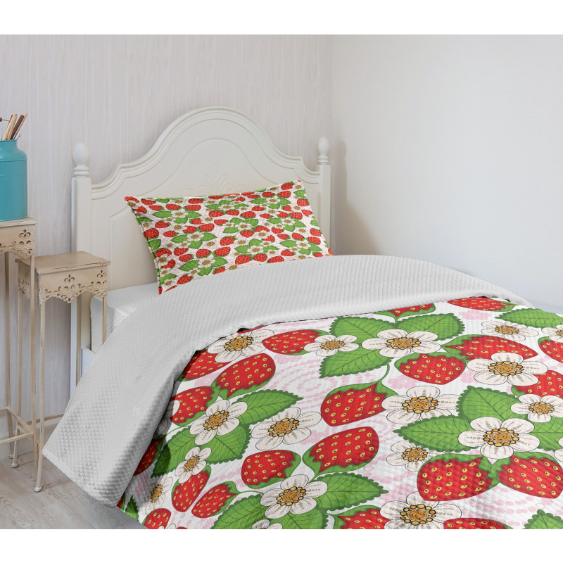 Floral Strawberry Scene Bedspread Set