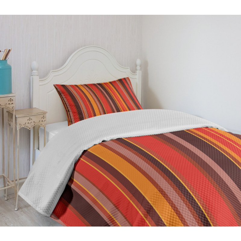 Tiny and Thick Lines Bedspread Set