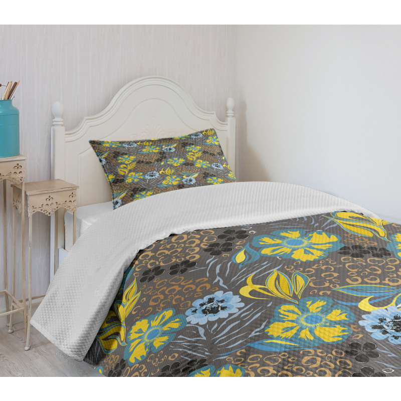 Flowers Circled Detail Bedspread Set