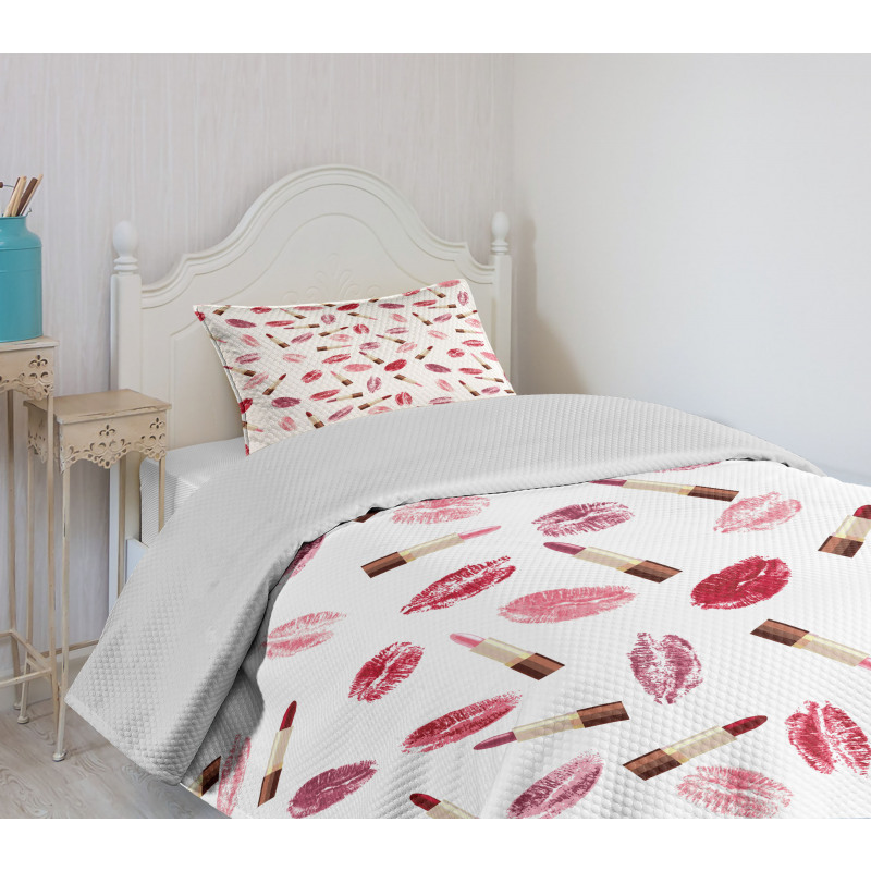 Lipstick Kiss Makeup Bedspread Set