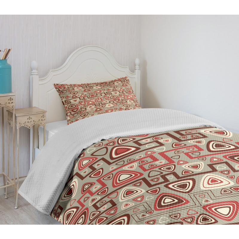 Rounded Triangles Art Bedspread Set