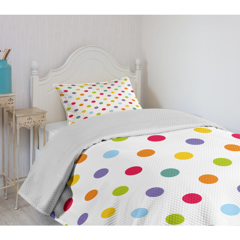 Cheerful Design Polka Dot Bedspread Set