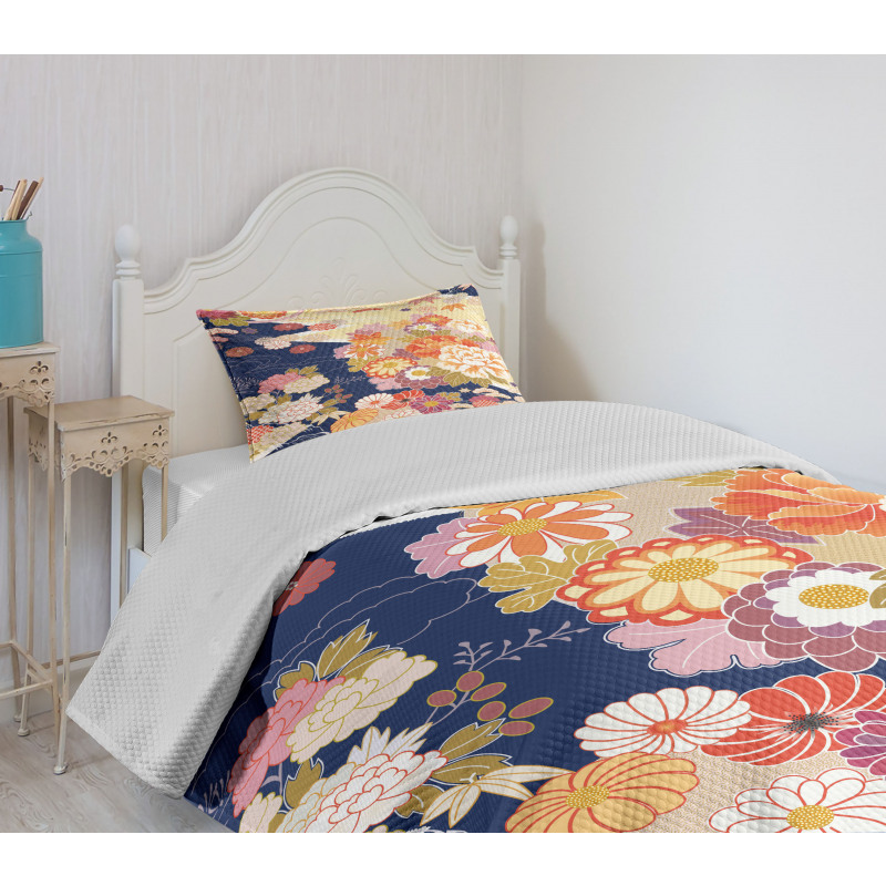 Traditional Flowers Bedspread Set