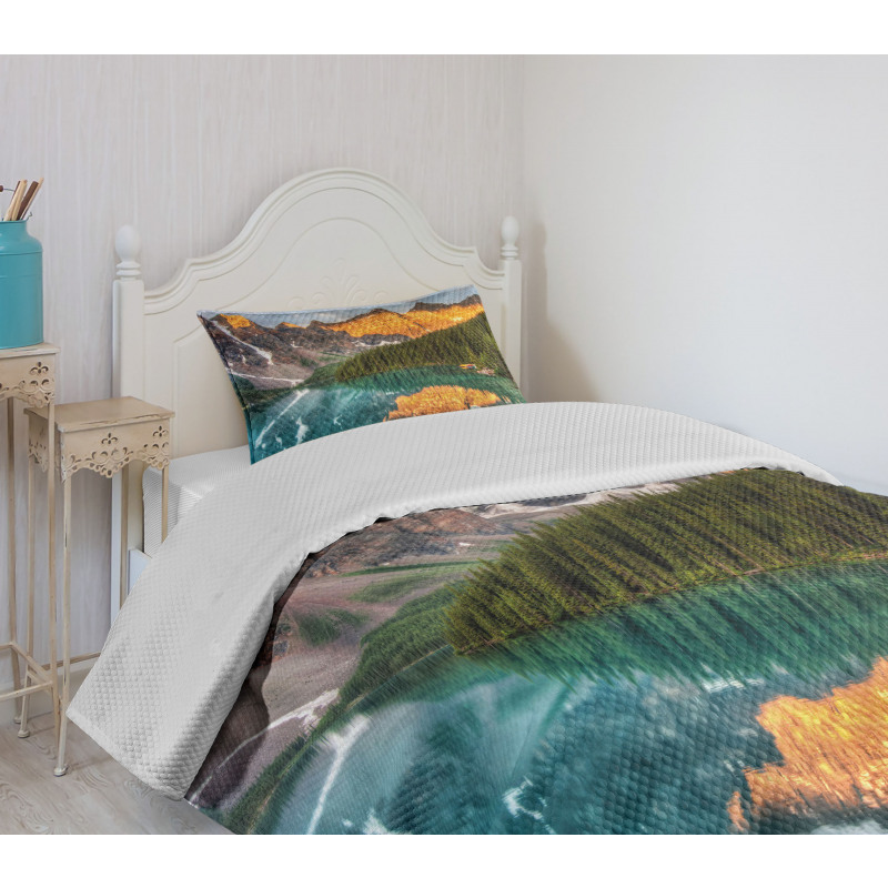 Moraine Lake Canadian Bedspread Set