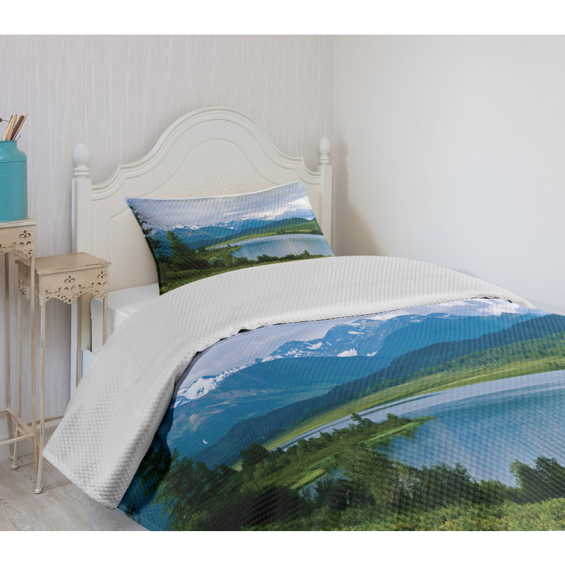 Snowy Belukha Peaks Bedspread Set