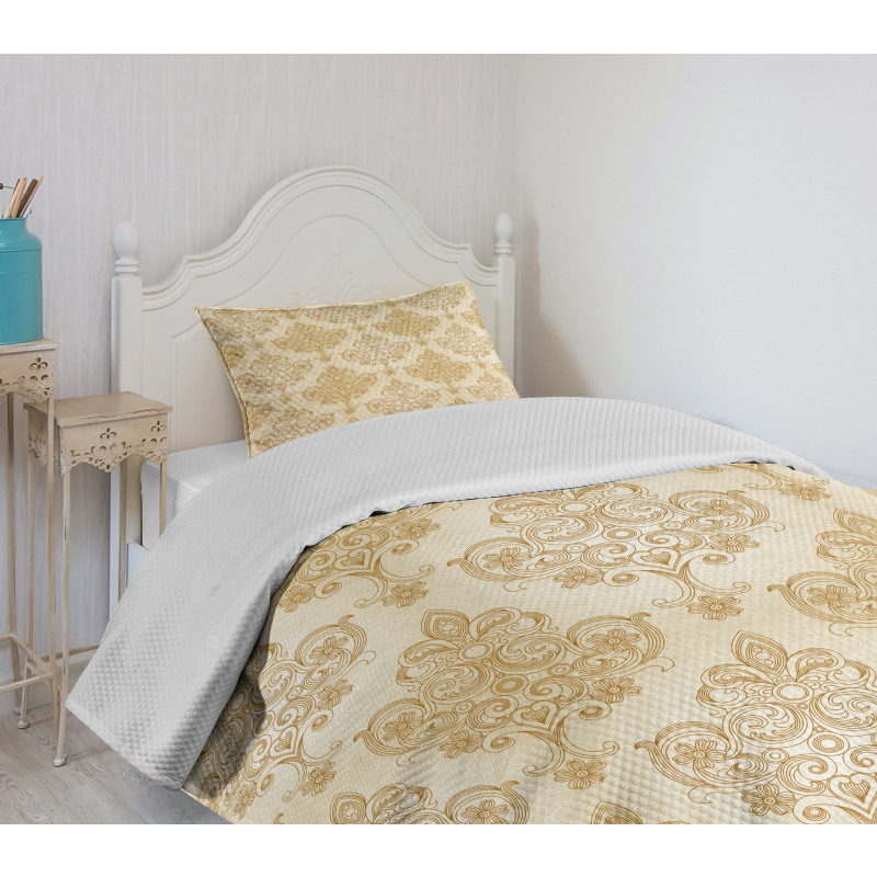 Baroque Curved Flowers Bedspread Set