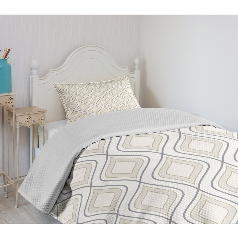 Nostalgic Abstract Wavy Bedspread Set