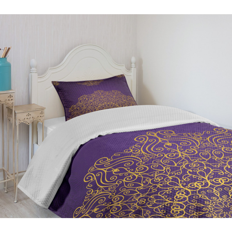 Ornate Swirl Motif Bedspread Set