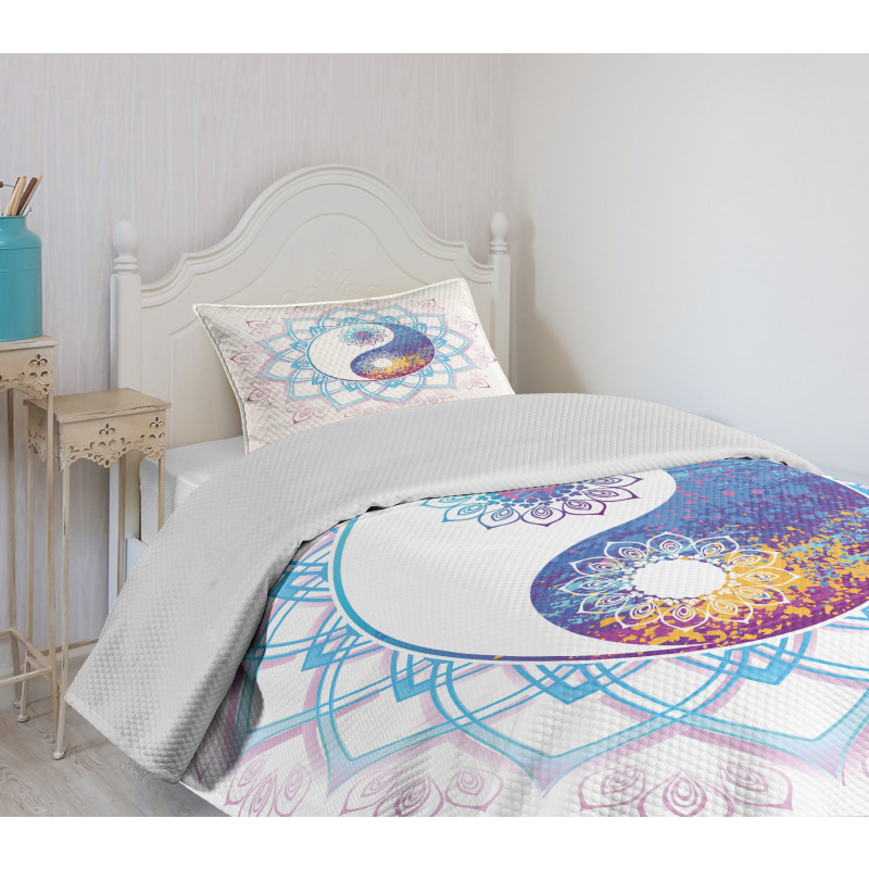 Yin Yang Swirls Bedspread Set